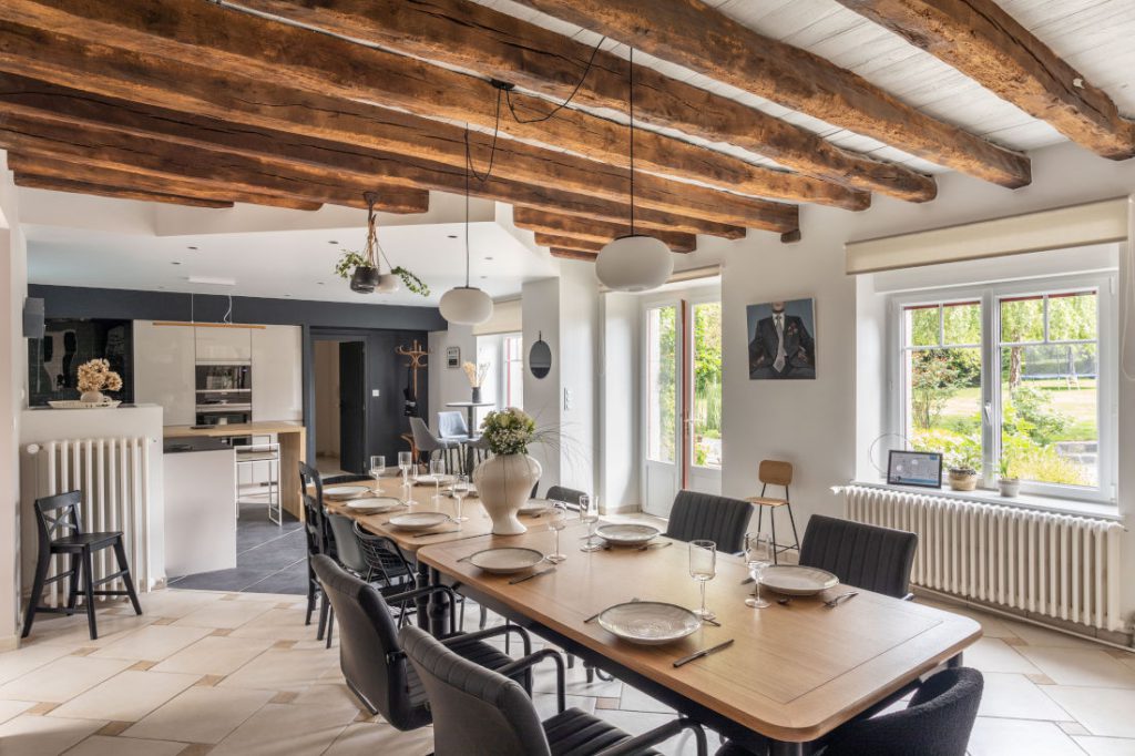 Grande table salle à manger pour 15 personnes, réunion de famille, amis